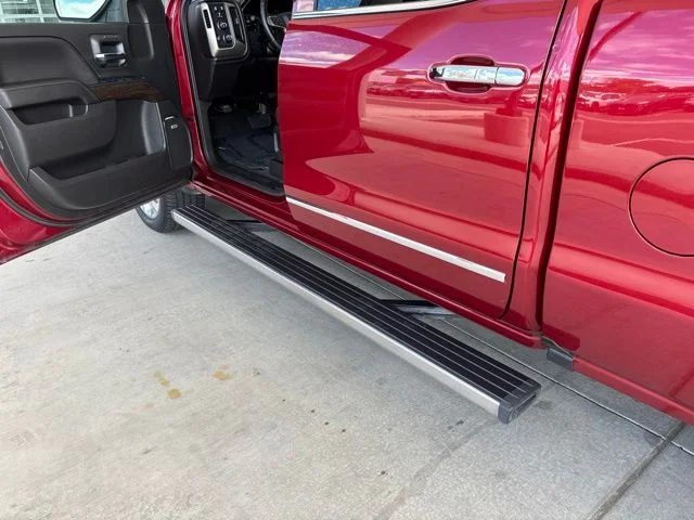 Used 2018 Red GMC Denali image 16