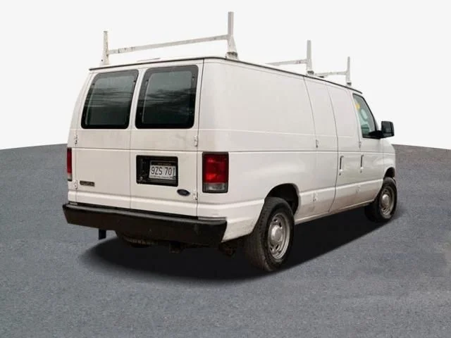 Used 2006 White Ford Commercial image 2