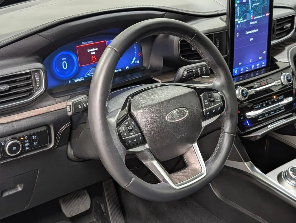 Certified Used 2023 Carbonized Gray Metallic Ford Platinum image 10