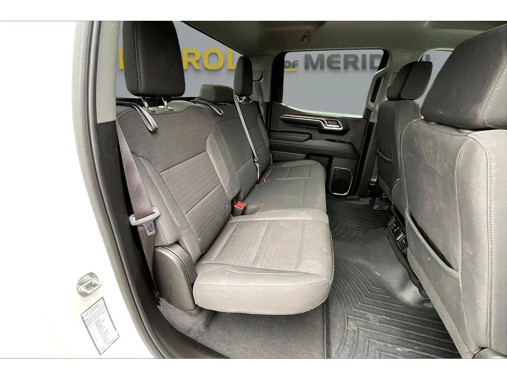 Used 2024 Summit White Chevrolet LT image 19