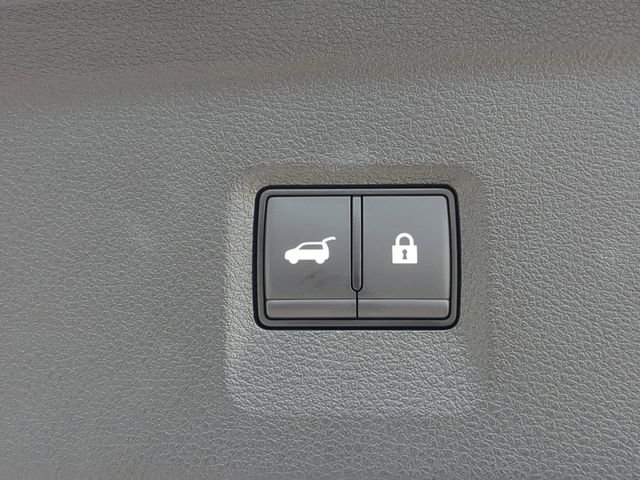 Used 2025 Silver INFINITI LUXE image 15