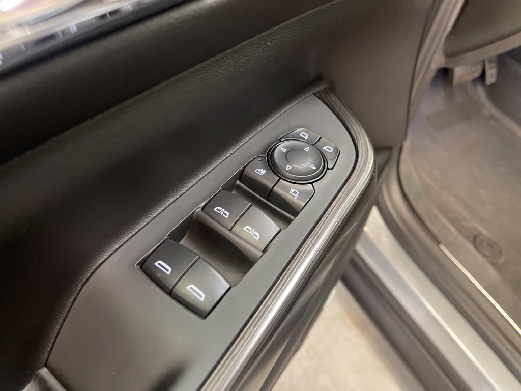 Used 2023 STERLING METALLIC GMC SLT image 16