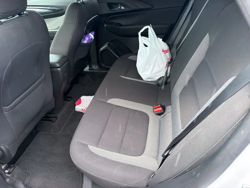 Used 2025 Summit White Chevrolet LT image 8