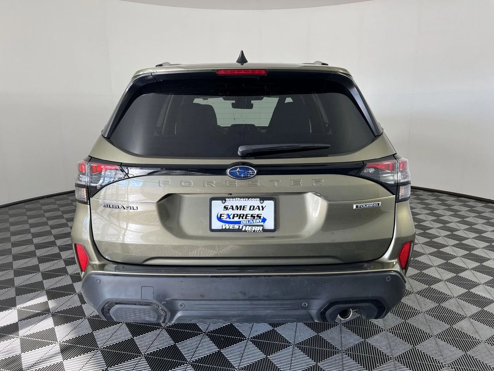 Used 2025 Autumn Green Metallic Subaru Touring image 4