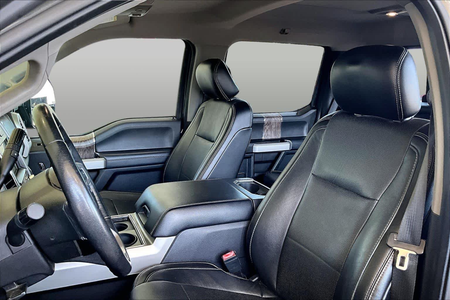 Used 2018 Magnetic Metallic Ford LARIAT image 8