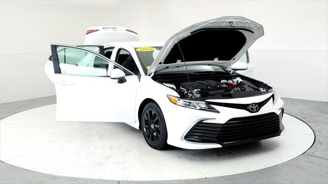 2023 Toyota Camry LE - Photo 9