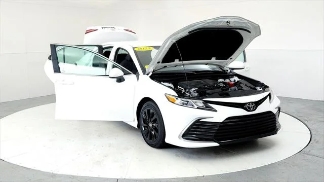 2023 Toyota Camry LE - Photo 9
