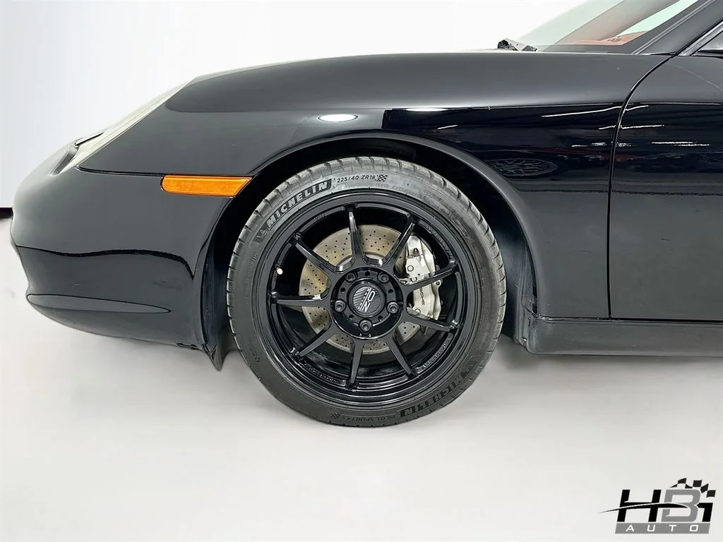 Used 2003  Porsche Carrera 4 image 16