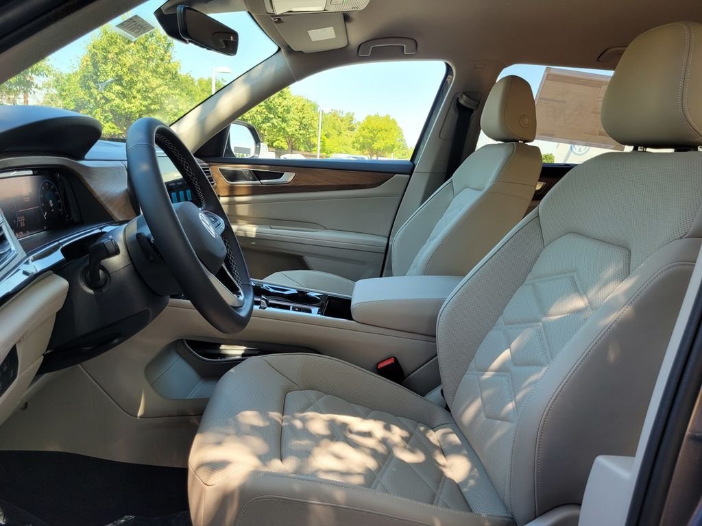 New 2025 Gray Volkswagen 2.0T SE w/Technology image 11