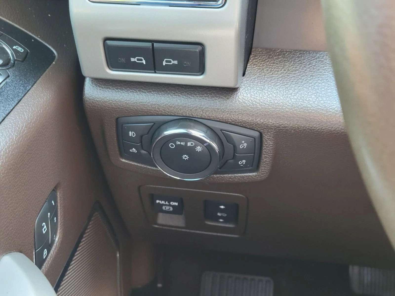 Used 2018 White Platinum Metallic Tri-Coat Ford King Ranch image 14