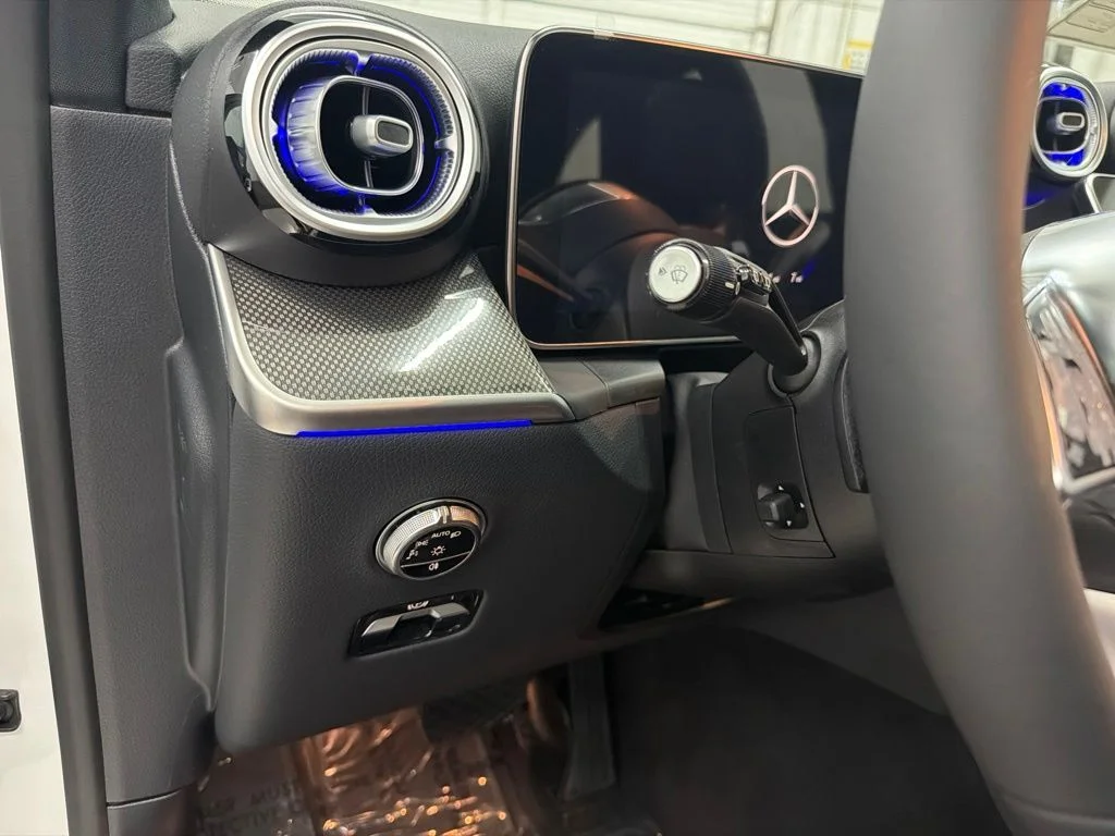 New 2027 White Mercedes-Benz GLC 300 image 63