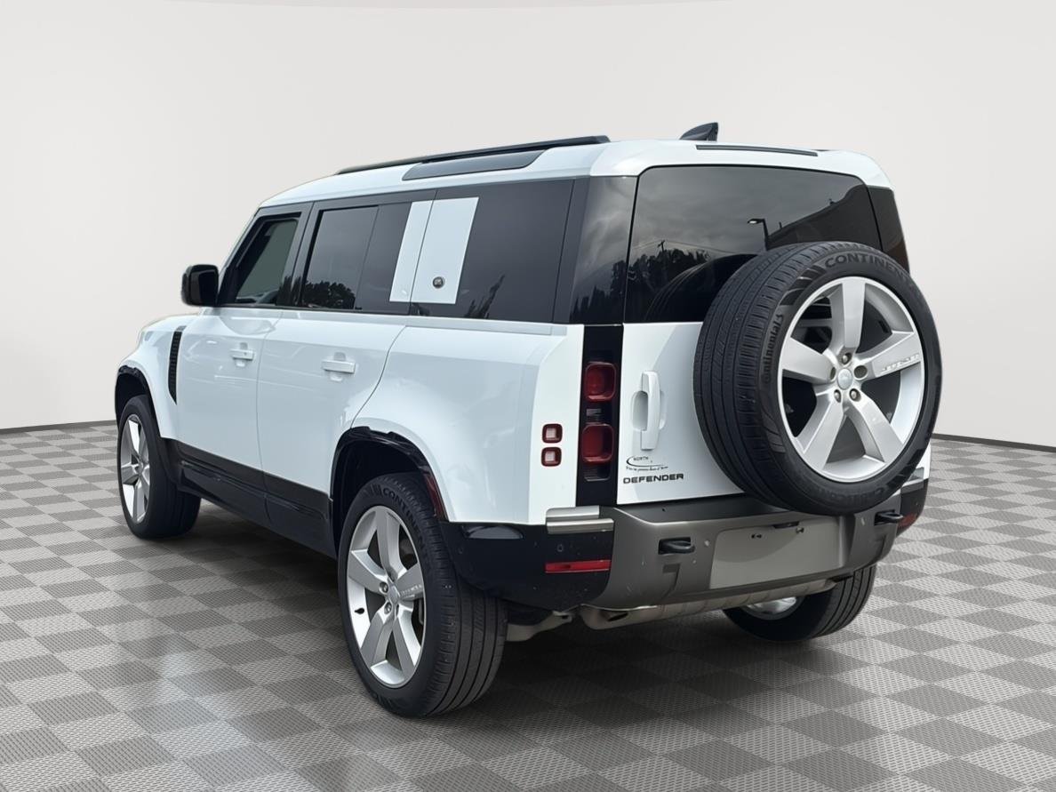 2024 Land Rover Defender X-Dynamic SE - Photo 7