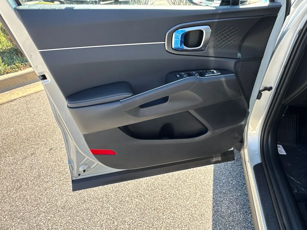 New 2026 Ivory Silver Kia S image 10