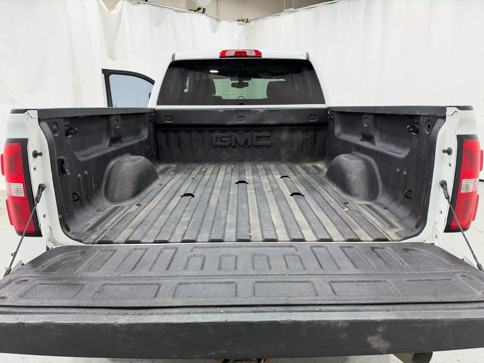 Certified Used 2018 SUMMIT WHITE GMC SLT image 15
