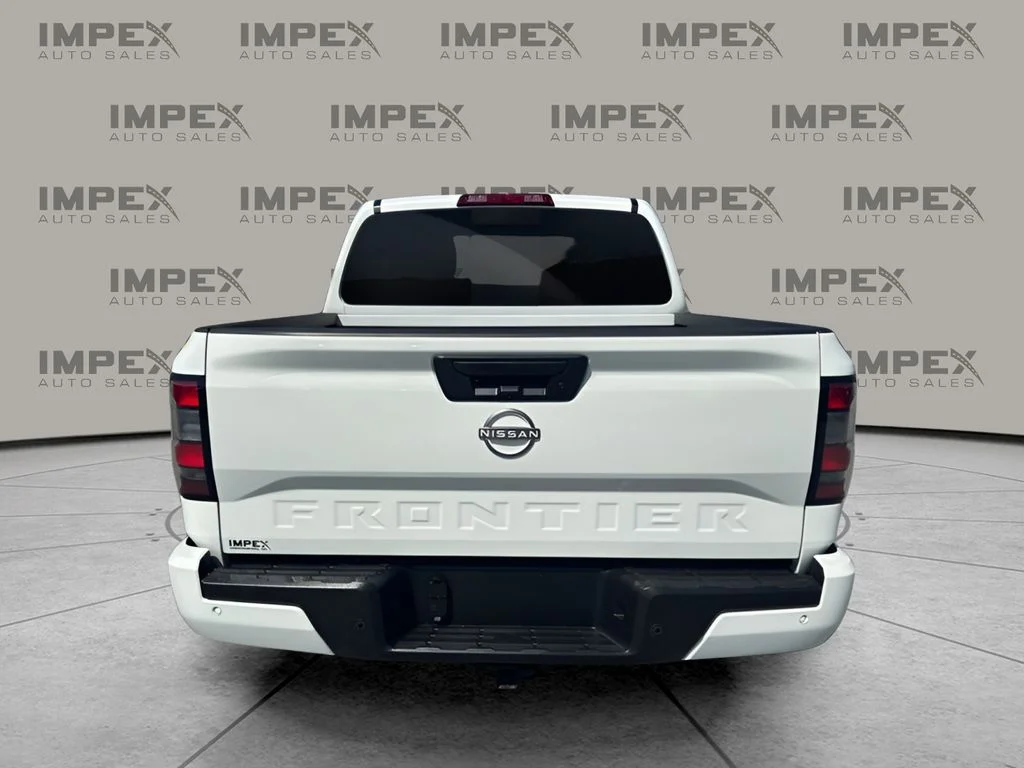 Used 2025 White Nissan SV image 4