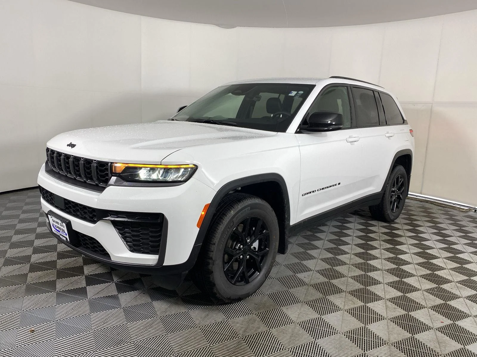 Used 2026 Bright White Clearcoat Jeep Laredo image 10