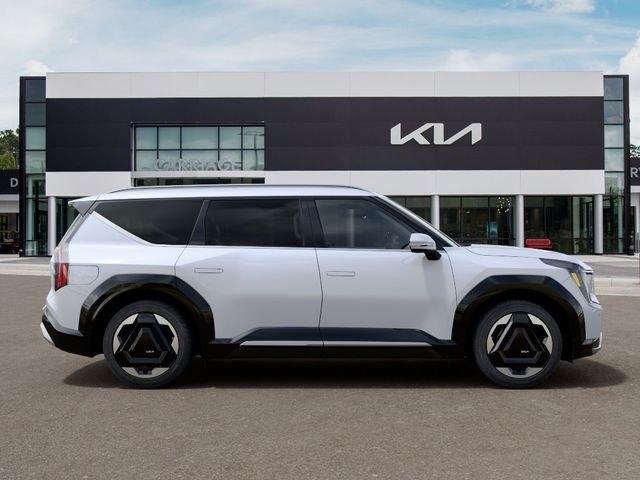 New 2026 White Kia Land image 7