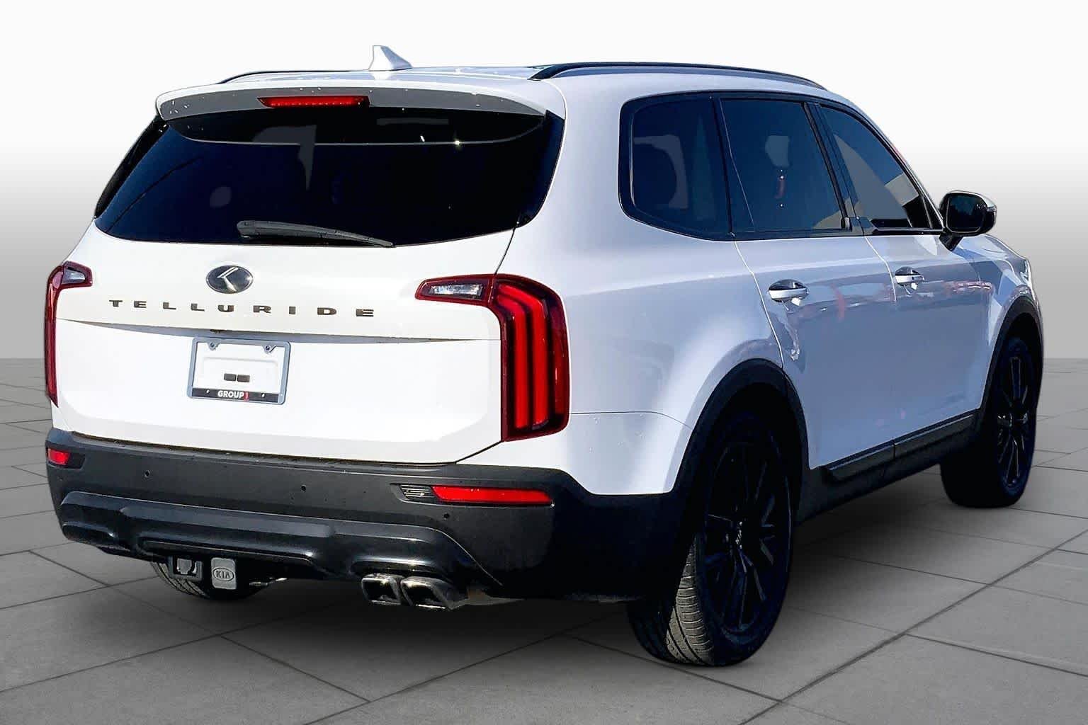 Used 2021 Glacial White Pearl Kia SX image 13