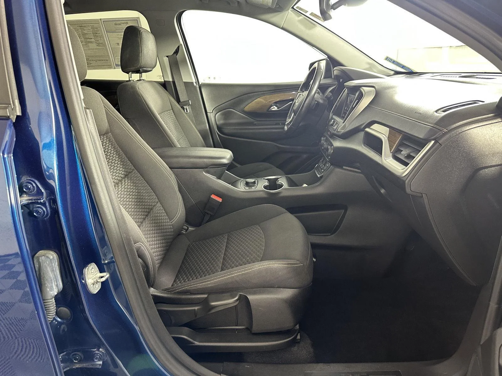 Used 2021 Blue Emerald Metallic GMC SLE image 28