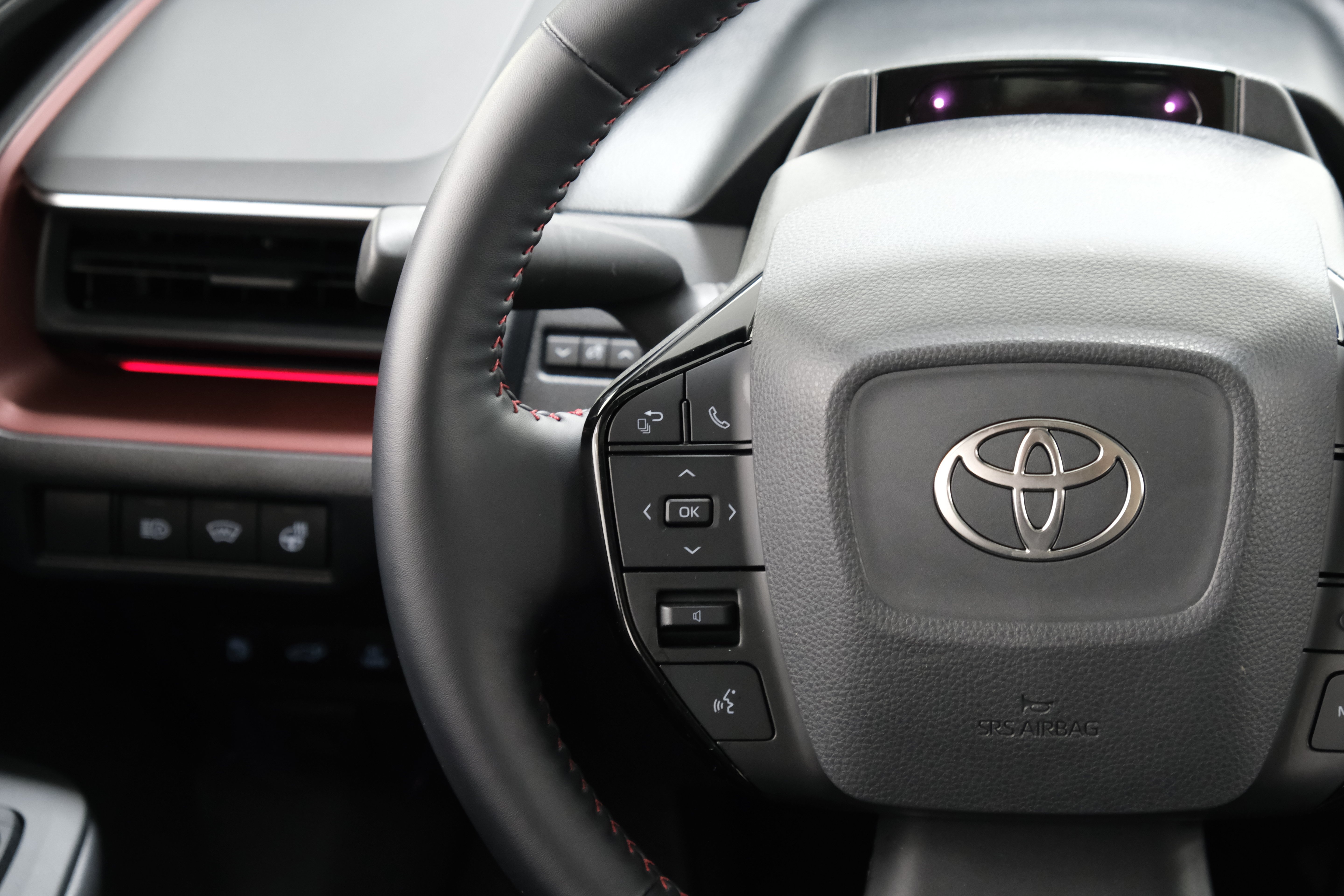 Certified Used 2025 Wind Chill Pearl Toyota XSE Premium image 13
