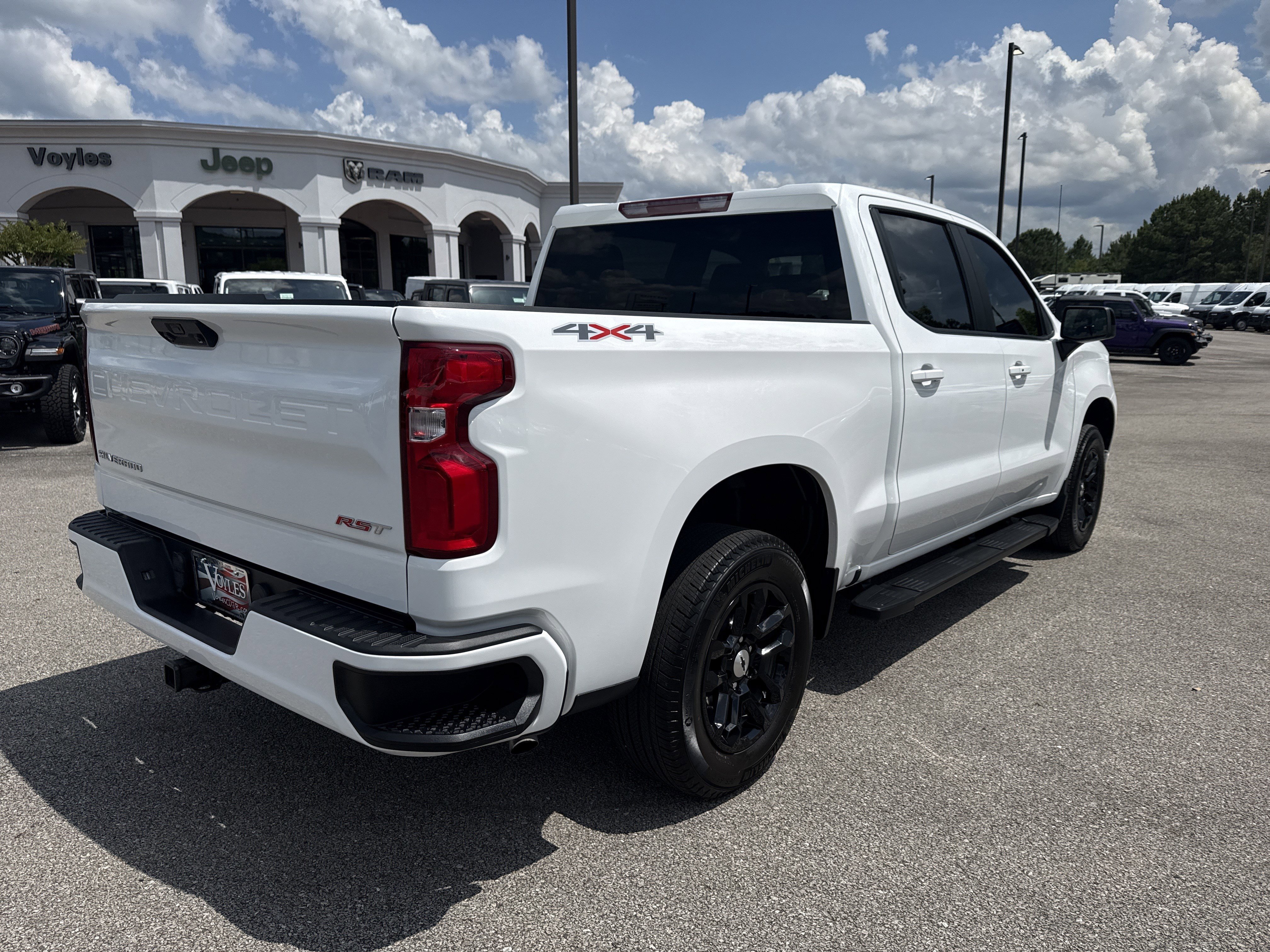 2023 Chevrolet Silverado 1500 RST - Photo 7