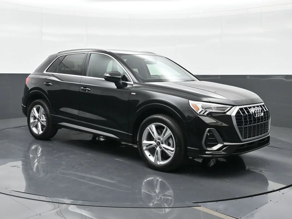Used 2022 Black Audi Premium Plus image 4