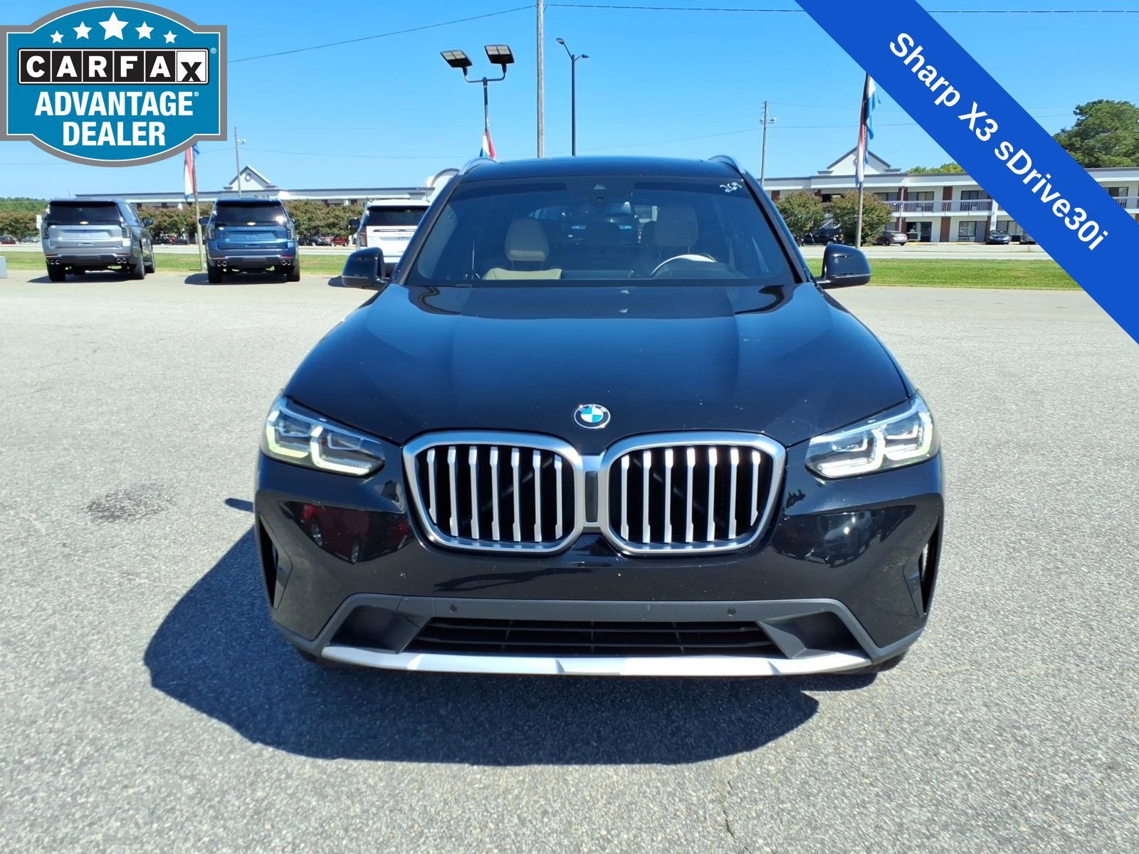 Used 2022  BMW sDrive30i image 8