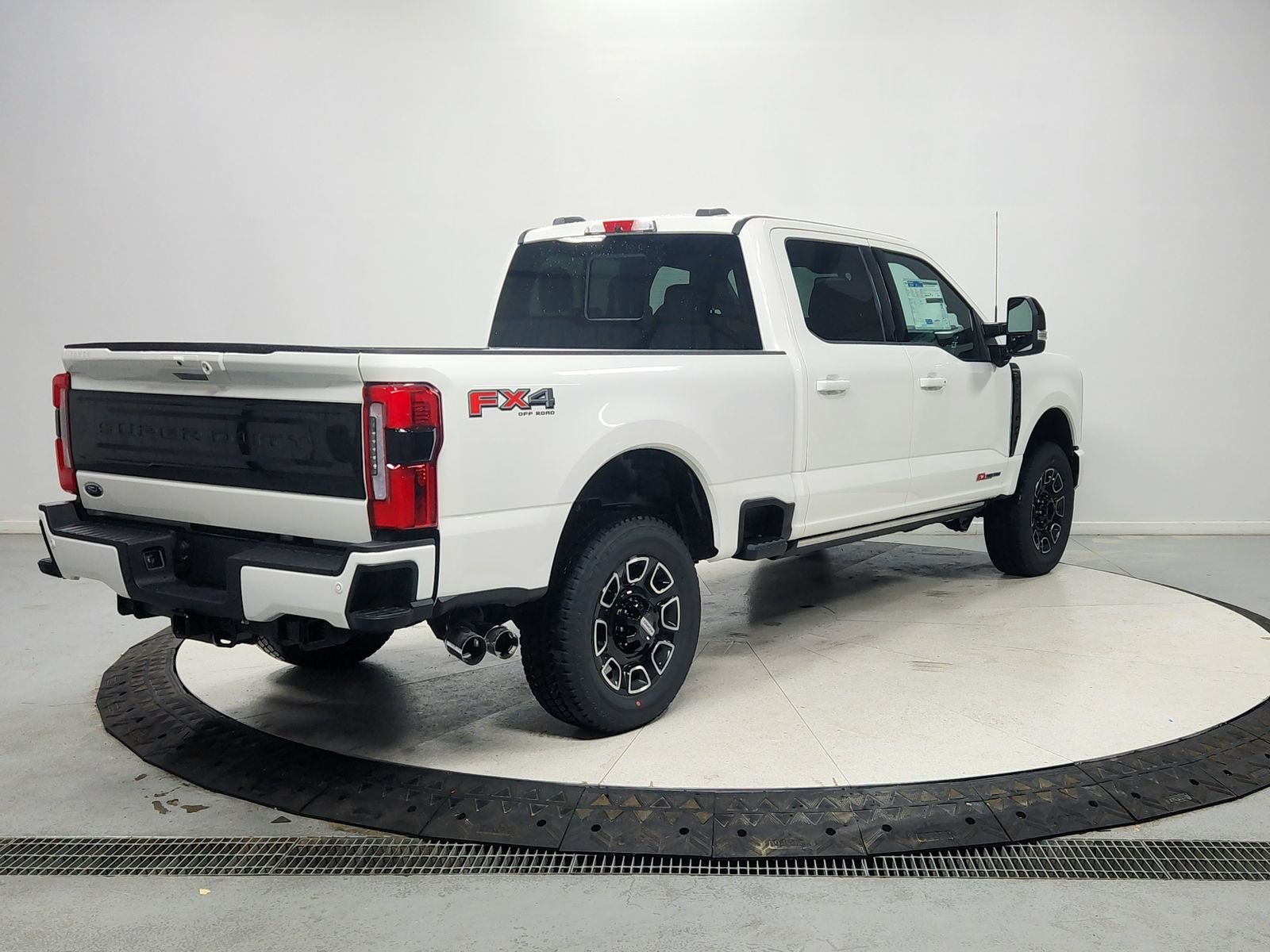 2026 Ford F-350 Super Duty Platinum - Photo 7