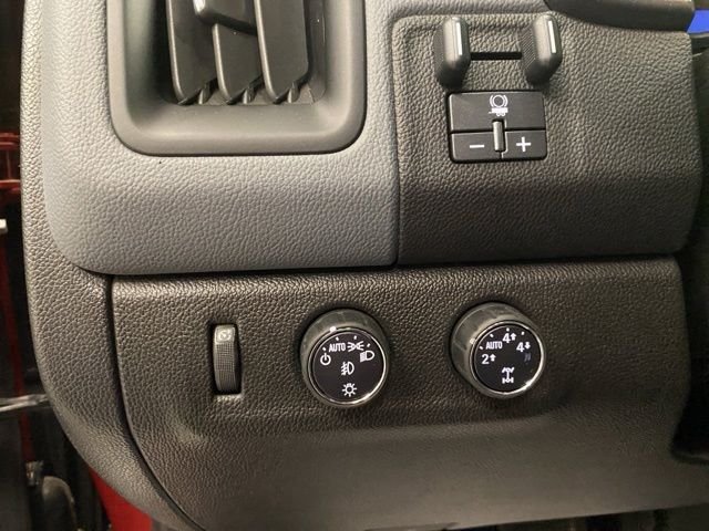 Used 2016 Red Chevrolet Z71 image 31