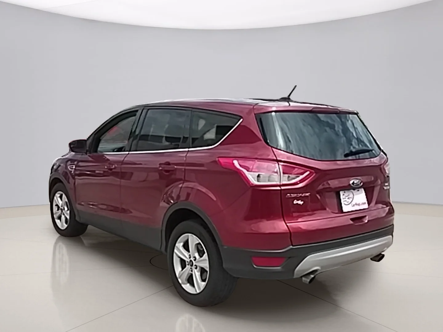 Used 2016 Orange Ford SE image 3