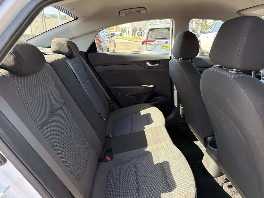 Used 2020 Olympus Silver Hyundai SE image 25