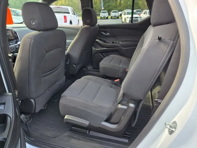 Used 2023 SUMMIT WHITE Chevrolet LT Cloth image 11