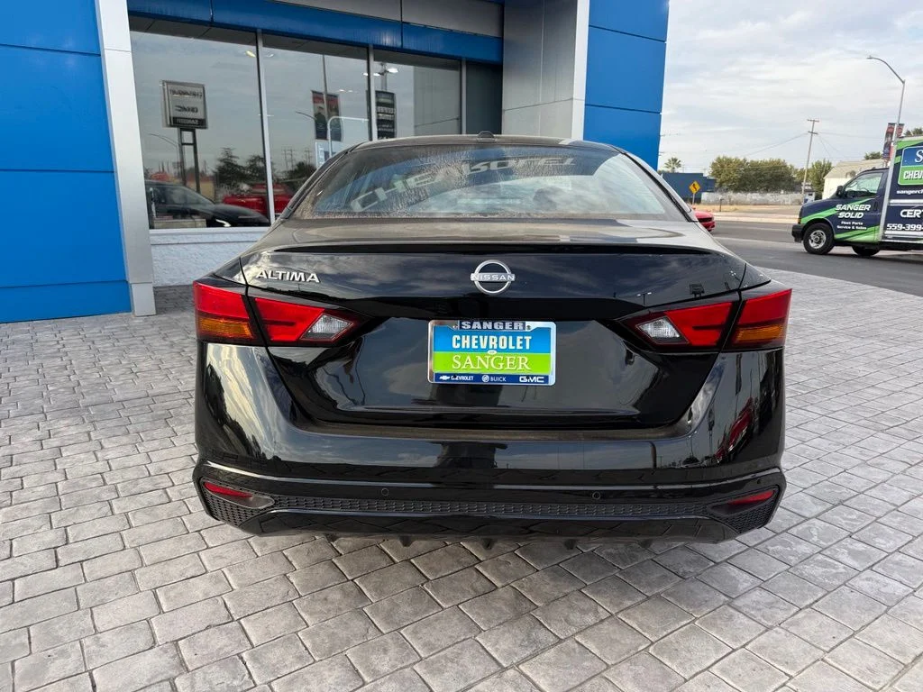 Used 2025 Black Nissan 2.5 SV image 9