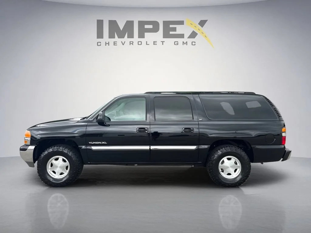 Used 2005 Onyx Black GMC SLT image 2