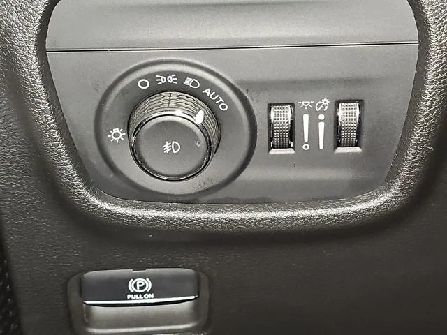 Used 2024 Silver Jeep Limited image 19