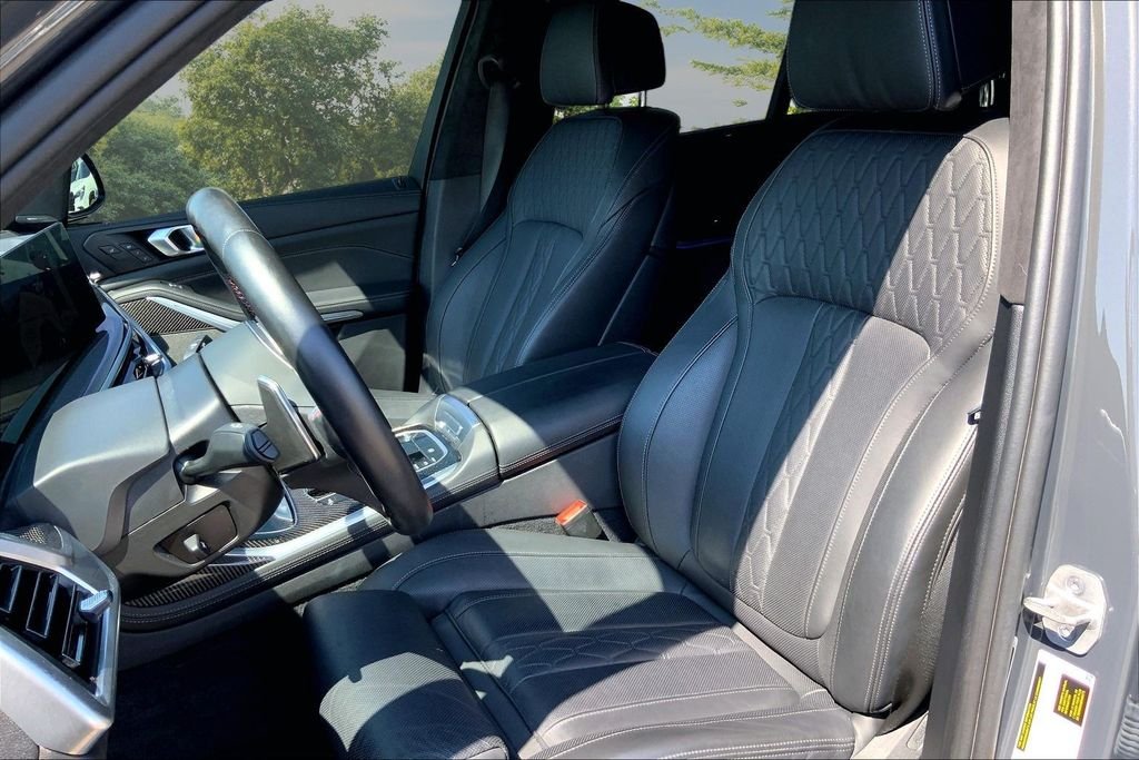 Used 2024 Gray BMW M60i image 20