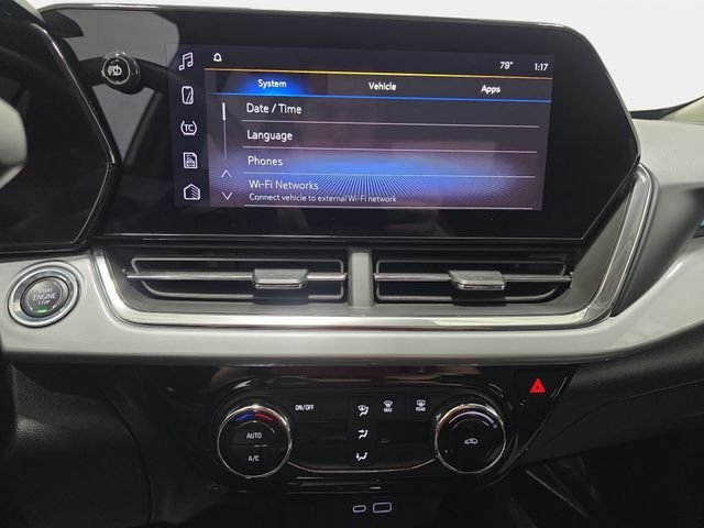 Used 2024 White Chevrolet LT image 19