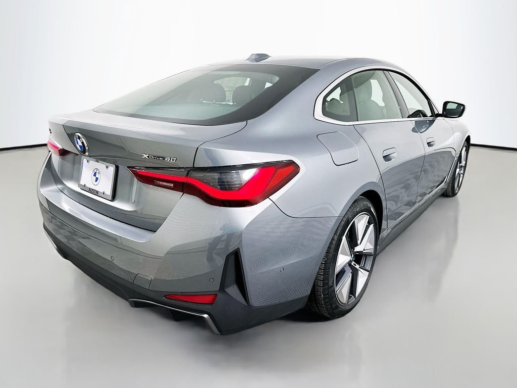 New 2026 Skyscraper Grey Metallic BMW xDrive40 image 5