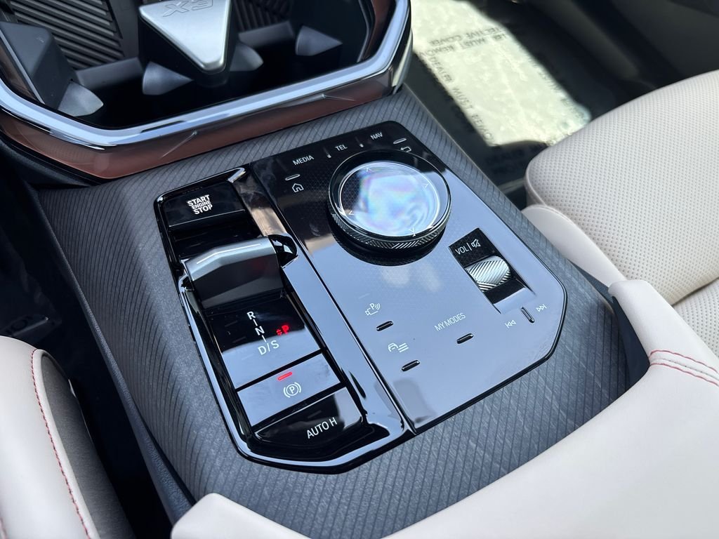 New 2026 Arctic Race Blue metallic BMW 30 xDrive image 26