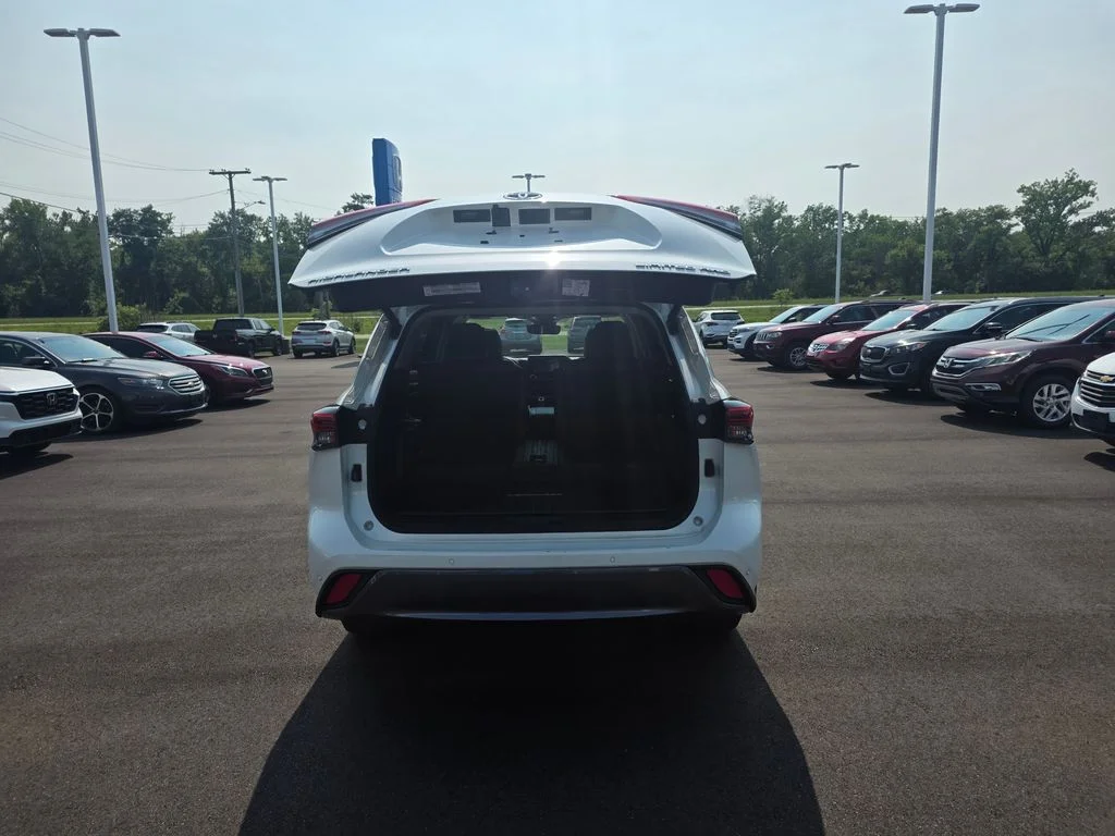 Used 2021 Blizzard Pearl Toyota Limited image 13
