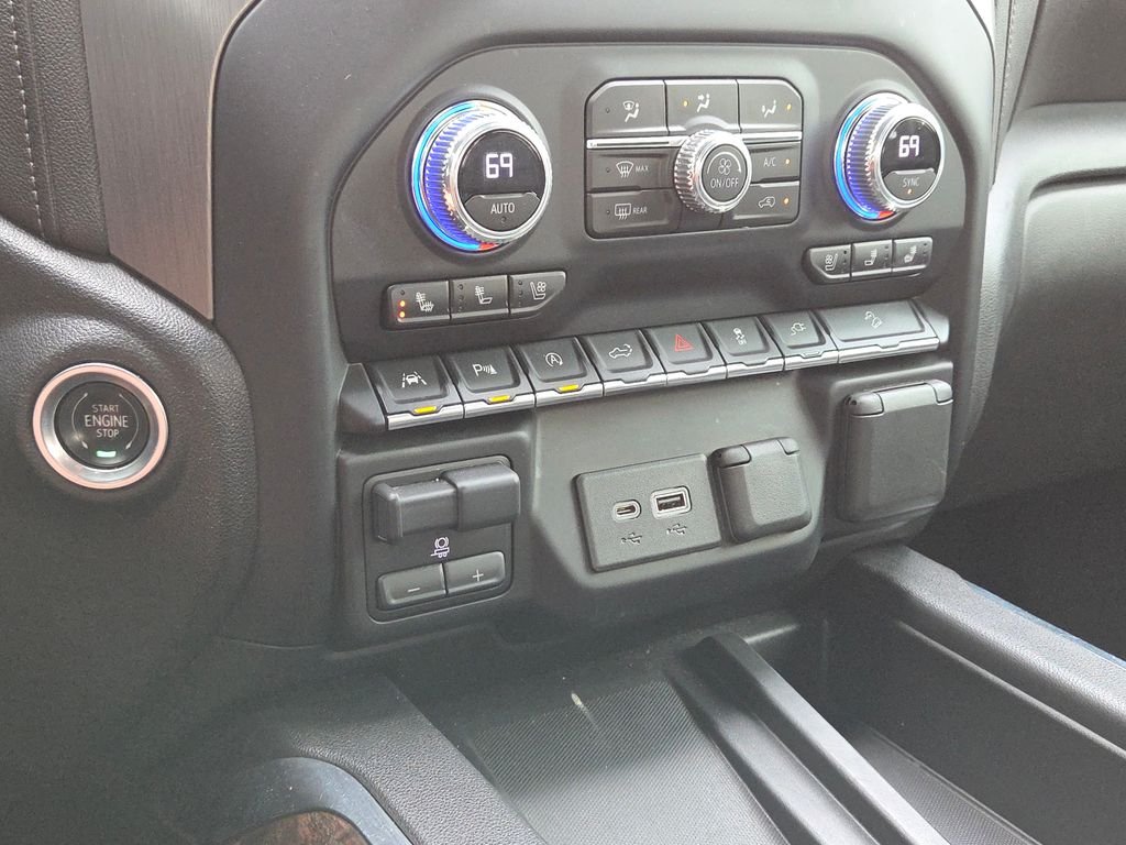 Used 2021 Green GMC Denali image 28
