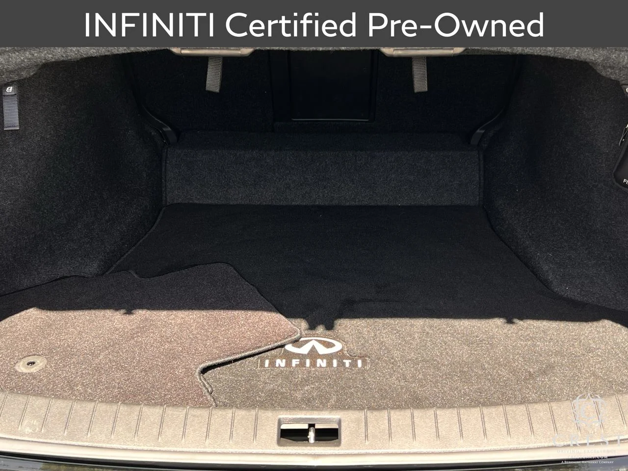 Certified Used 2023 Black Obsidian INFINITI LUXE image 30