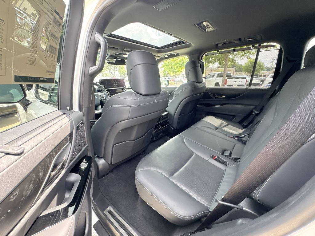 Used 2024 White Lexus 600 Luxury image 31