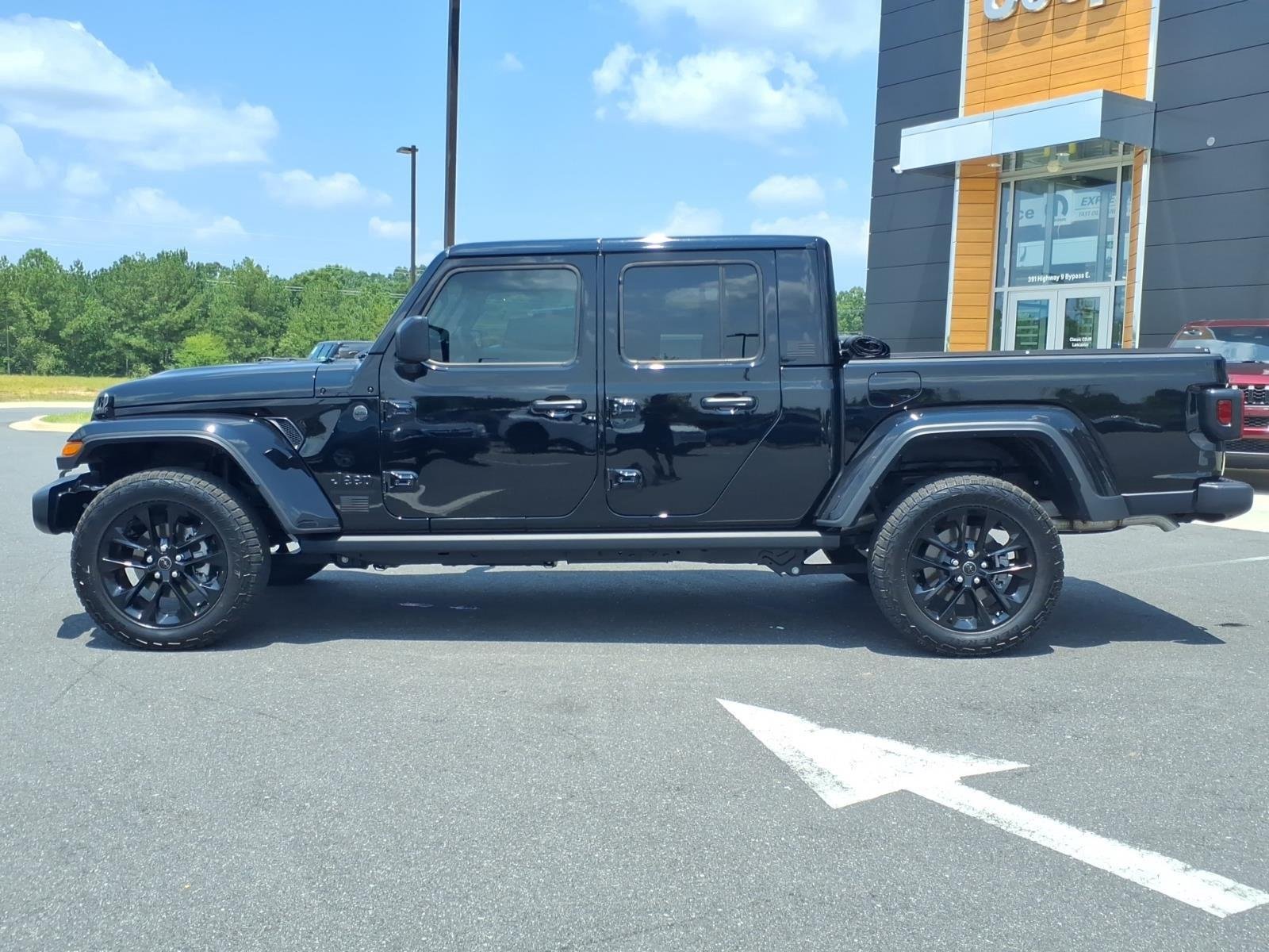 Used 2025 Black Clearcoat Jeep Nighthawk image 3