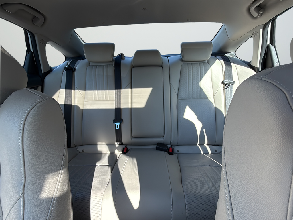 Used 2020 White Honda EX-L image 45
