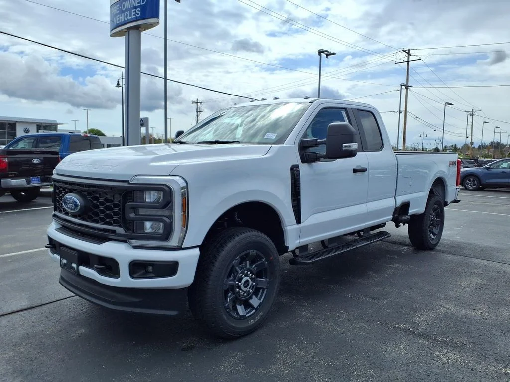 2026 Ford F-350 XL 4x4 SuperCab 8' Box SRW's photo