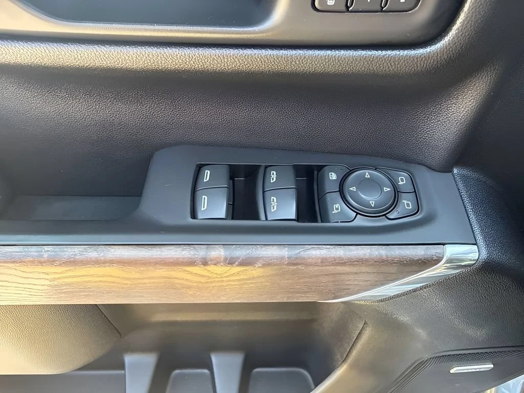 Used 2021 SATIN STEEL METALLIC GMC Denali image 32
