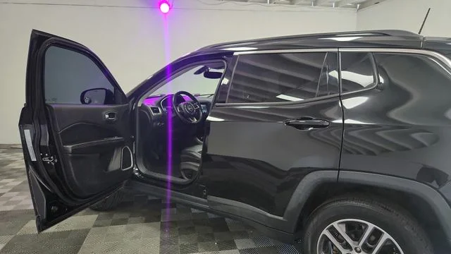Used 2018 Black Jeep Latitude image 25