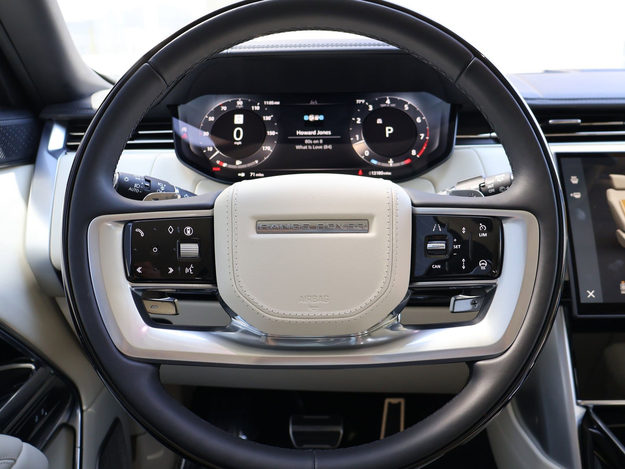 Certified Used 2025 Fuji White Land Rover Autobiography image 13