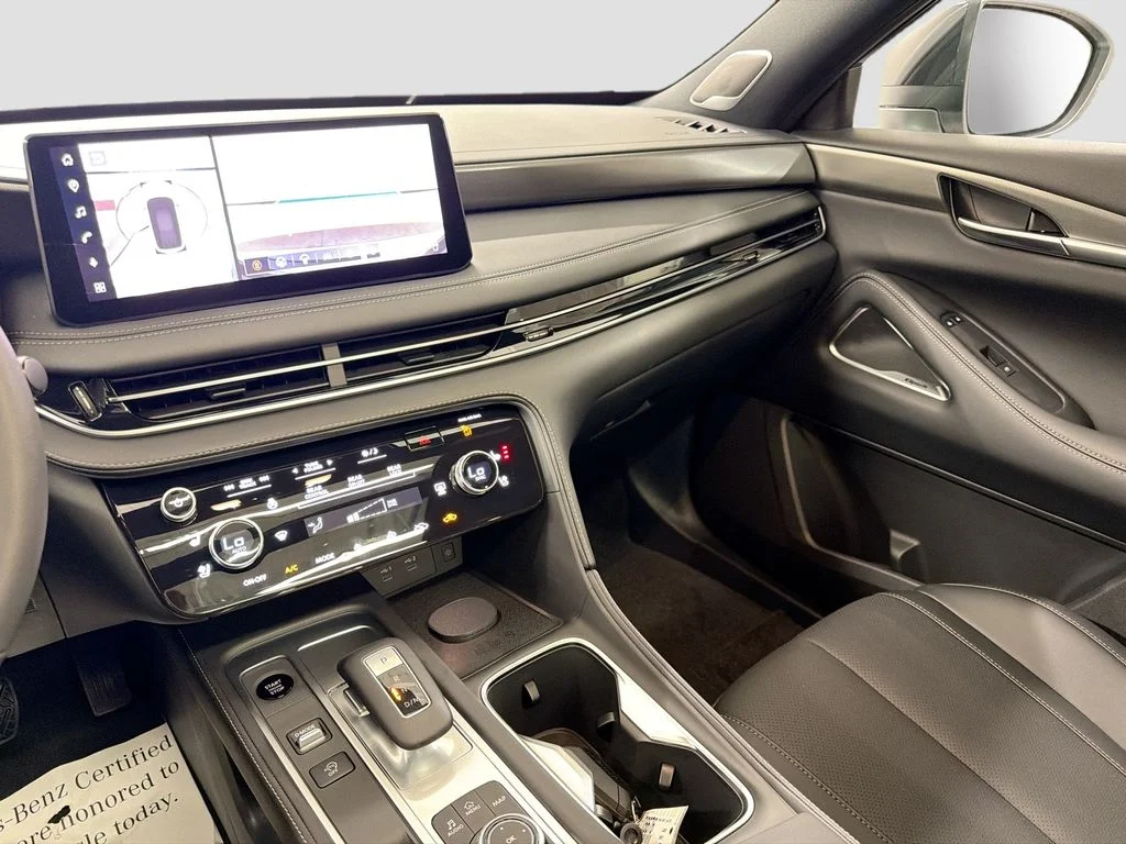 New 2027 RADIANT WHITE INFINITI SPORT image 25